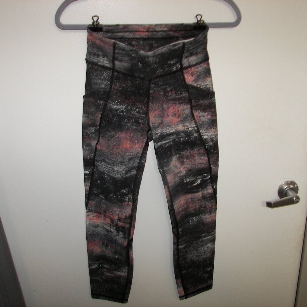 Lululemon women's 4 grey/pink abstract design Fast and Free leggings 2 pockets